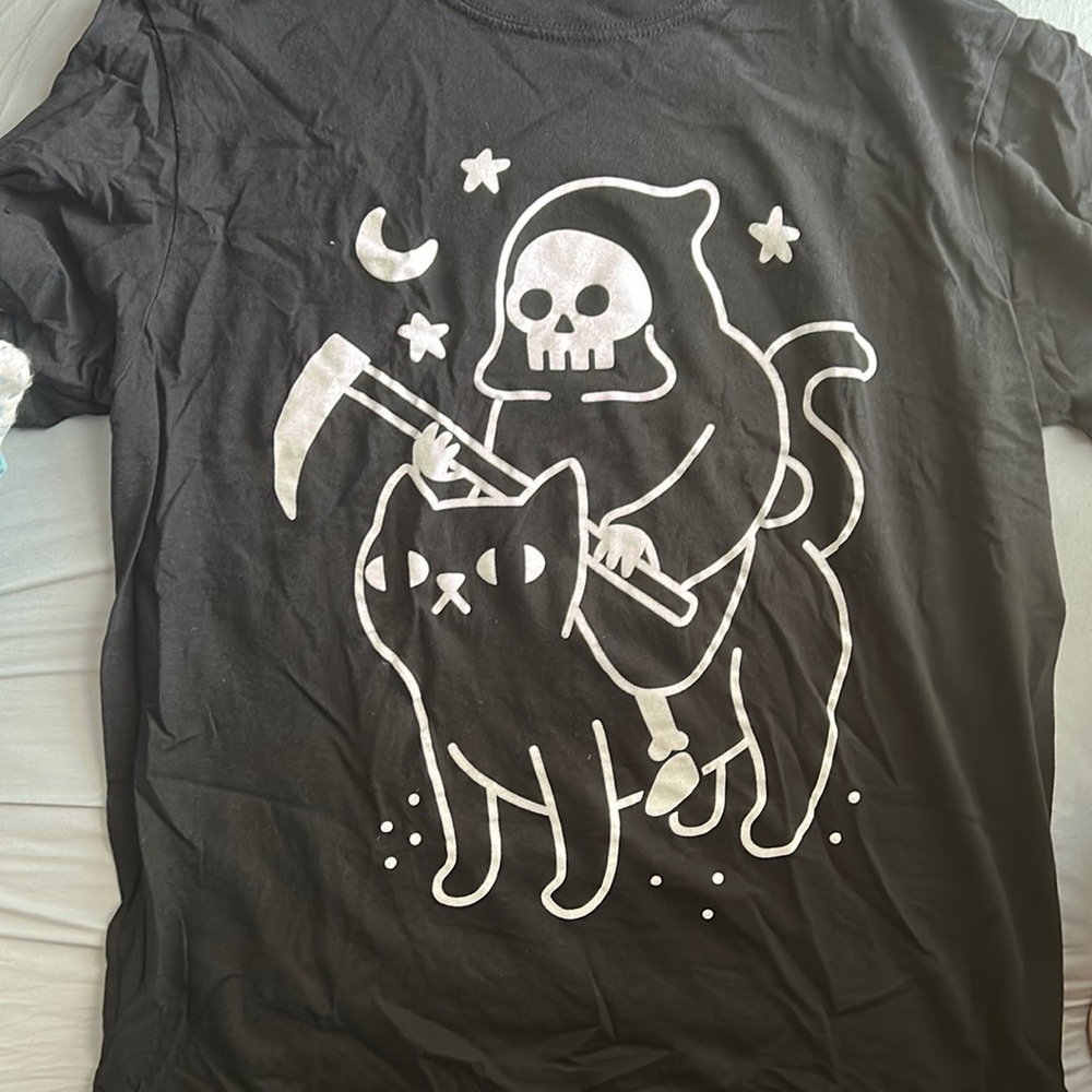 Hot topic tshirt